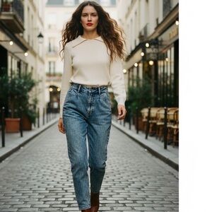 Hollister Ultra High Rise Pleated Mom Jeans - Acid Wash Size 27